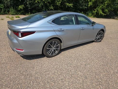 Used 2023 Lexus ES 350 w/ Premium Package FWD image 17
