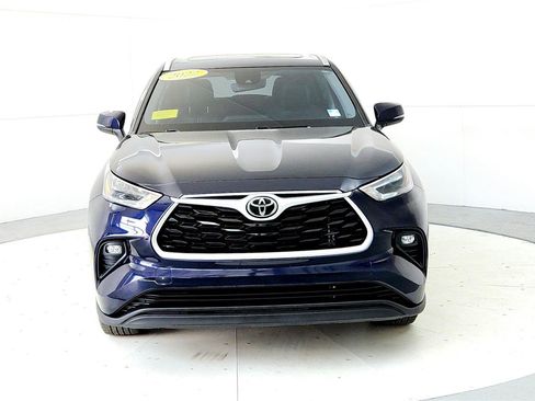 Used 2022 Toyota Highlander XLE AWD/4WD image 8