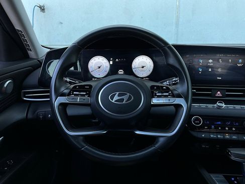 Used 2025 Hyundai Elantra SEL image 35