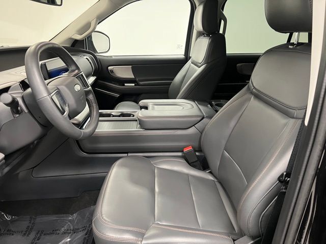 Used 2025 Ford Expedition Active AWD/4WD image 20