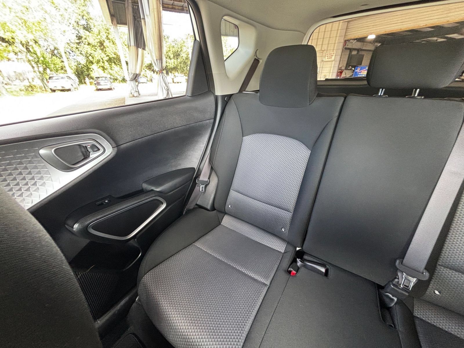 Used 2025 Kia Soul LX w/ LX Technology Package FWD image 36