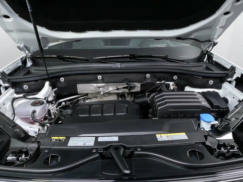 Certified 2025 Volkswagen Atlas SEL Premium R-Line image 39