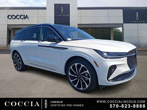 Certified 2024 Lincoln Nautilus Black Label AWD/4WD image 3