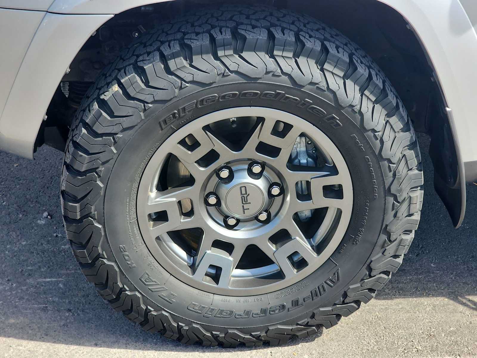 Used 2020 Toyota 4Runner Venture w/ Moonroof Package AWD/4WD image 19
