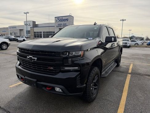Used 2022 Chevrolet Silverado 1500 LT Trail Boss w/ LT Trail Boss Premium Package image 3