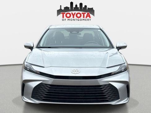 Used 2025 Toyota Camry LE image 8