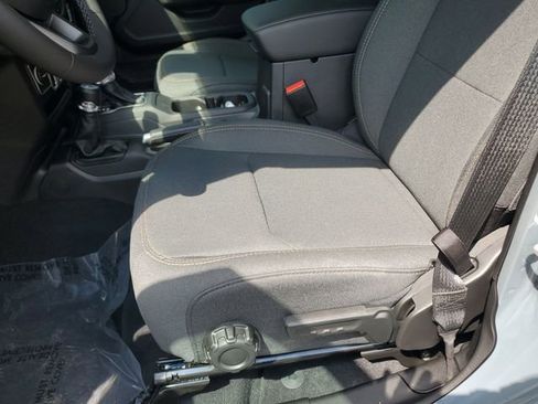 New 2025 Jeep Gladiator Sport image 22