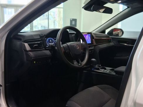 Used 2025 Toyota Camry LE FWD image 8