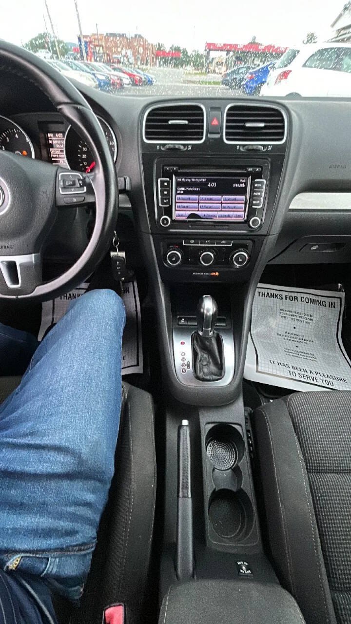 Used 2013 Volkswagen Golf 4-Door FWD image 12
