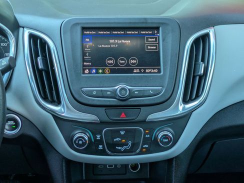 Used 2020 Chevrolet Equinox LS FWD image 18