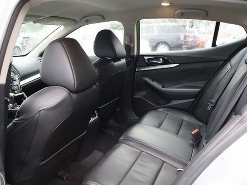 Used 2022 Nissan Maxima SV w/ Floor Mat Group image 6