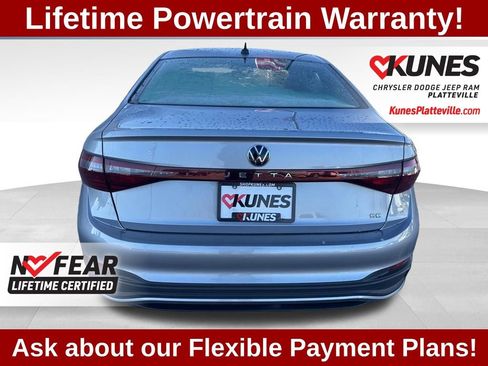 Used 2025 Volkswagen Jetta SE image 4