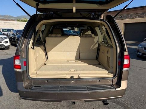 Used 2017 Lincoln Navigator L Reserve image 32