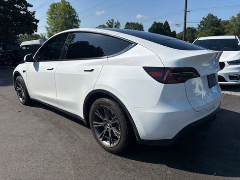 Used 2024 Tesla Model Y Long Range RWD image 4