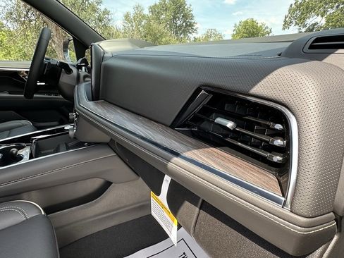 New 2026 Chevrolet Suburban Premier image 11