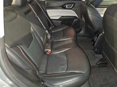 Used 2022 Jeep Compass Limited image 19