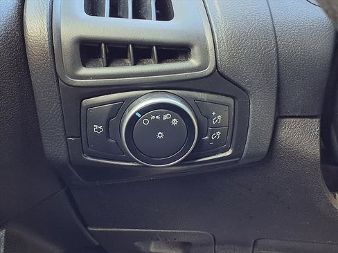 Used 2017 Ford Focus SE image 12