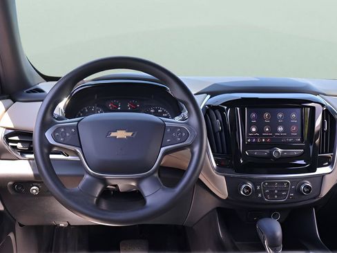 Used 2023 Chevrolet Traverse LS AWD/4WD image 18