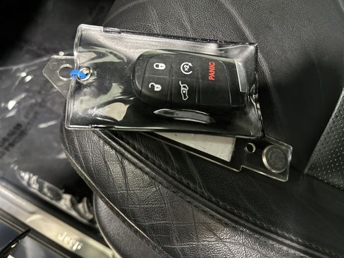 Used 2020 Jeep Grand Cherokee Limited X image 36