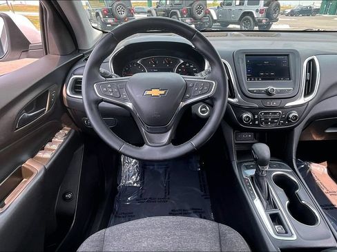 Used 2024 Chevrolet Equinox LT AWD/4WD image 5