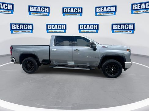 Used 2025 Chevrolet Silverado 2500 LTZ w/ LTZ Premium Package AWD/4WD image 9