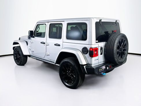 Used 2024 Jeep Wrangler Unlimited Sahara AWD/4WD image 5