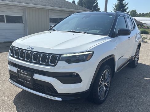 Used 2023 Jeep Compass Limited w/ Elite Group AWD/4WD image 11