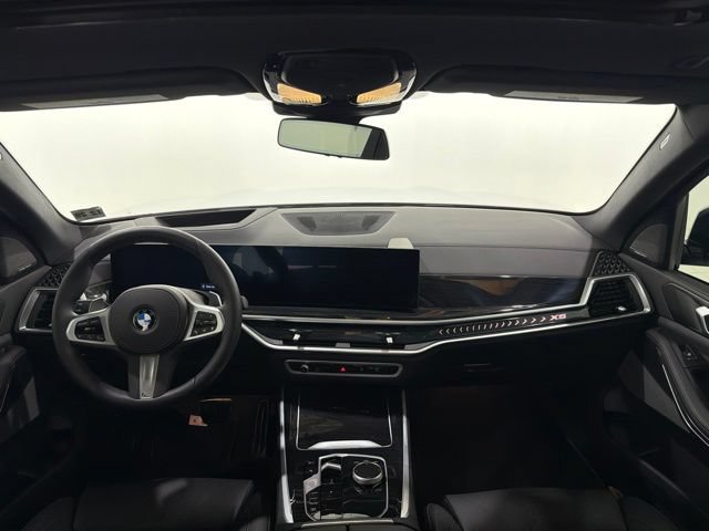 Used 2025 BMW X5 xDrive40i w/ M Sport Package AWD/4WD image 29