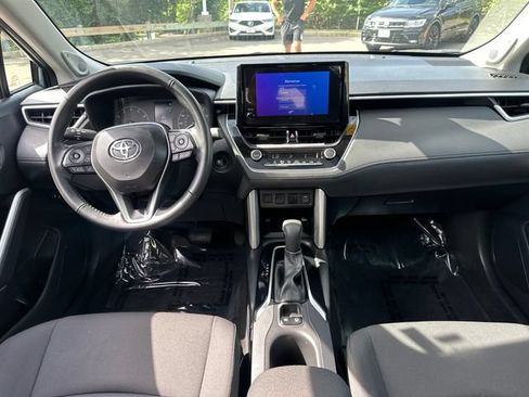 Used 2024 Toyota Corolla Cross LE w/ Moonroof Package AWD/4WD image 19