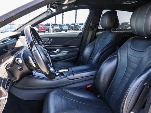 Used 2019 Mercedes-Benz S 560 Sedan image 30