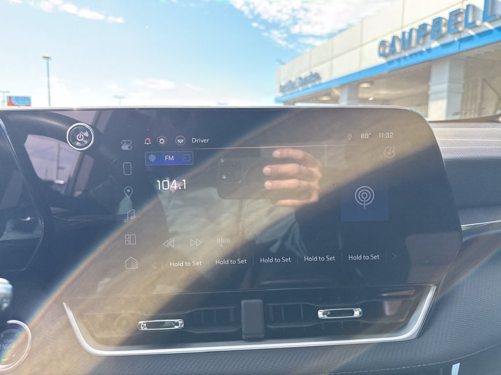 Used 2025 Chevrolet Equinox LT w/ Safety and Technology Package FWD image 22