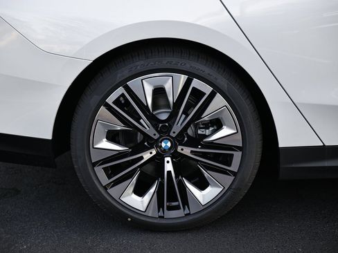 New 2026 BMW 530i w/ Premium Package image 6