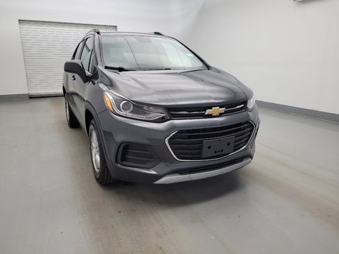 Used 2017 Chevrolet Trax LT w/ LT Convenience Package AWD/4WD image 14