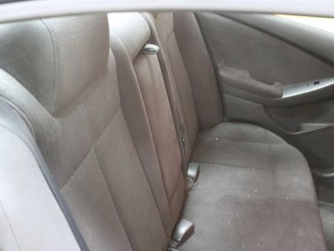 Used 2010 Nissan Altima 2.5 S FWD image 9