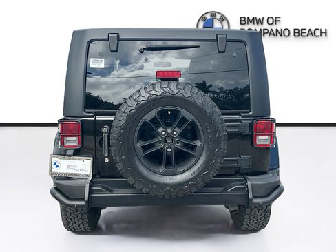 Used 2017 Jeep Wrangler Sahara image 6