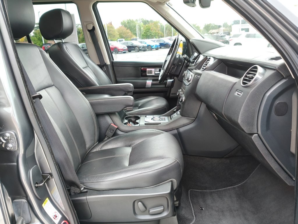 Used 2016 Land Rover LR4 HSE LUX AWD/4WD image 26