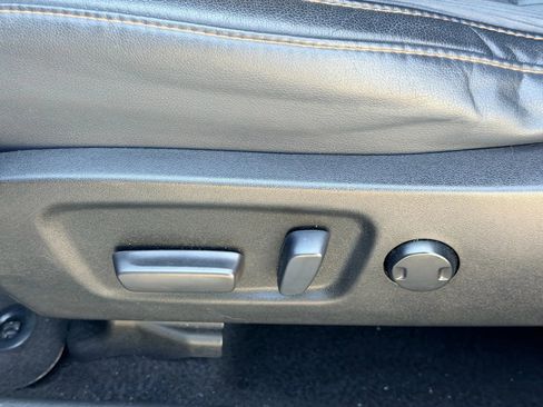 Used 2019 Toyota Highlander Plus image 17