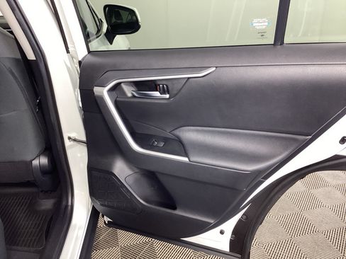 Used 2020 Toyota RAV4 XLE w/ Convenience Package AWD/4WD image 10