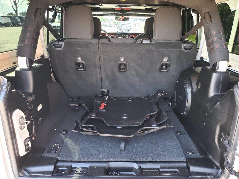 Used 2018 Jeep Wrangler Unlimited Rubicon AWD/4WD image 16