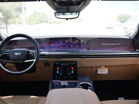New 2025 Cadillac Escalade IQ Luxury 2 w/ LPO, Radiant Package image 61