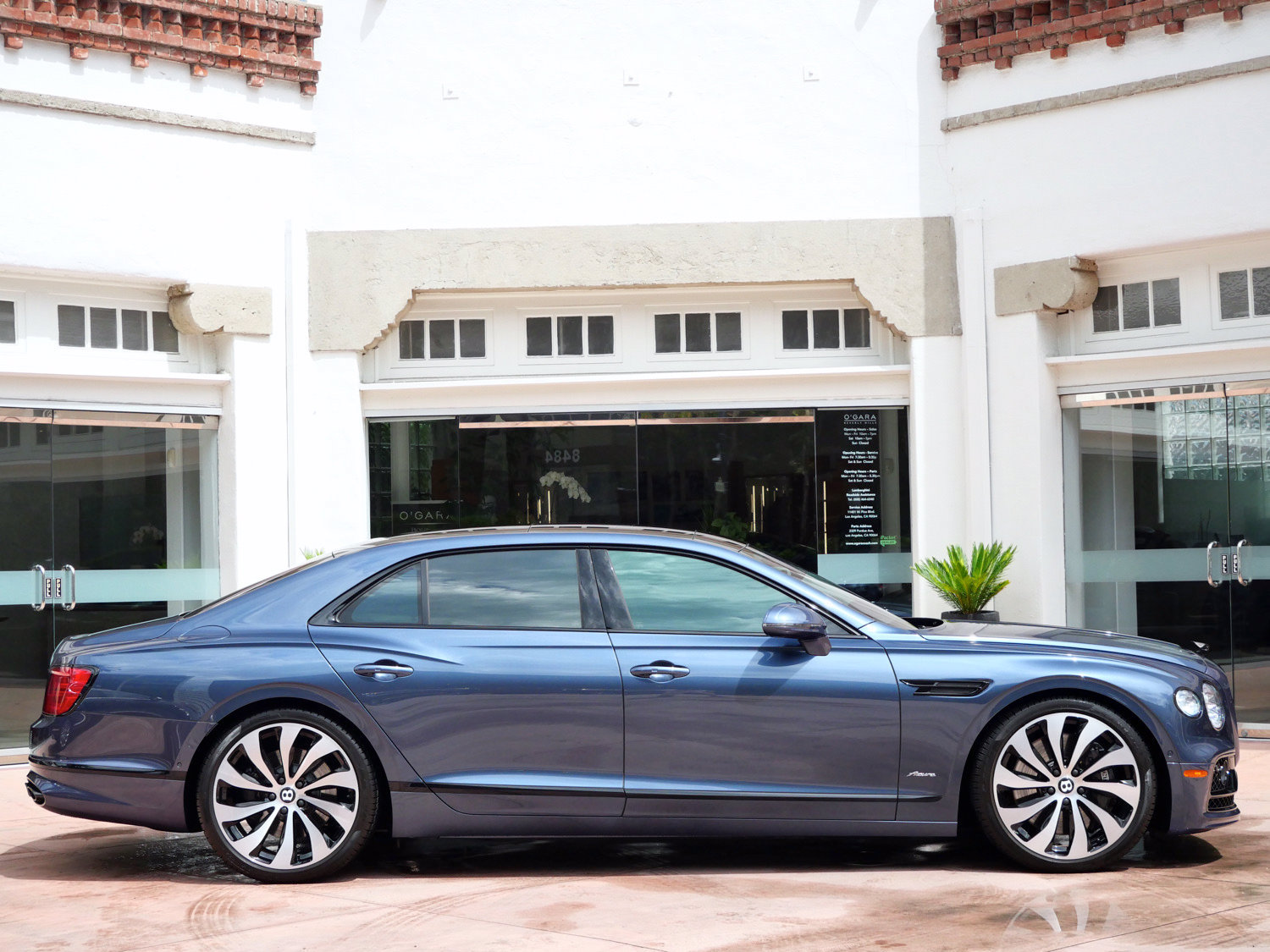 Used 2023 Bentley Flying Spur Azure AWD/4WD image 5