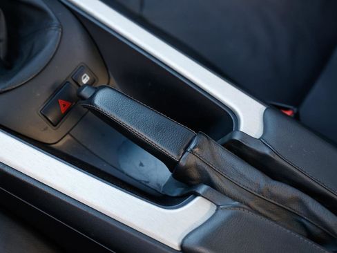 Used 2005 BMW Z4 2.5i image 30