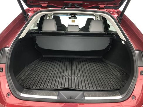 Used 2021 Toyota Venza XLE w/ Softex Package AWD/4WD image 24