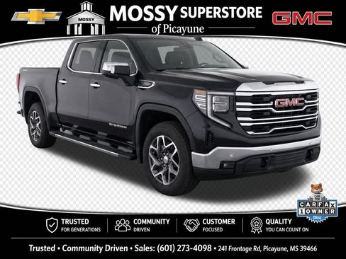 Used 2022 GMC Sierra 1500 SLT w/ SLT Premium Plus Package AWD/4WD image 2