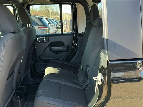 Used 2022 Jeep Gladiator Willys image 20
