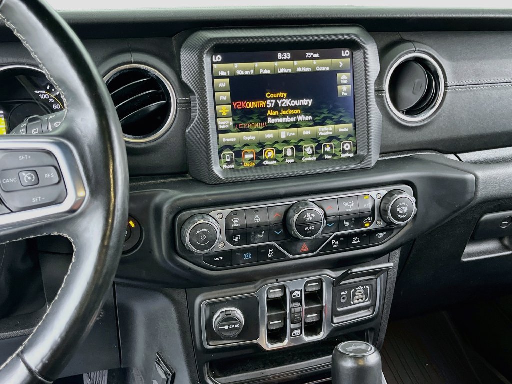 Used 2022 Jeep Wrangler Unlimited Sahara w/ Cold Weather Group AWD/4WD image 15