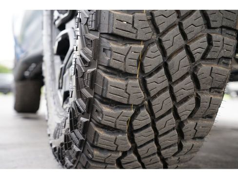 Used 2024 Chevrolet Silverado 1500 ZR2 image 29