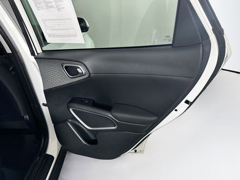 Used 2025 Kia Soul LX w/ LX Technology Package image 28