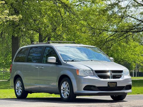 Used 2015 Dodge Grand Caravan SXT FWD image 3