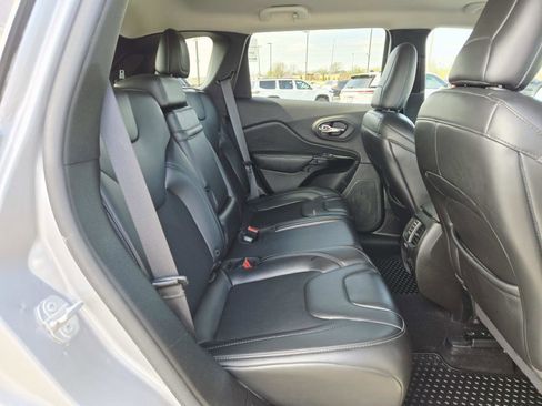 Used 2019 Jeep Cherokee Latitude Plus image 15